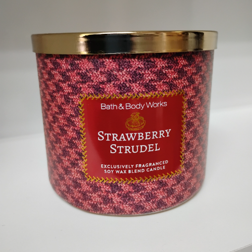 Bath & Body Works strawberry strudel candle